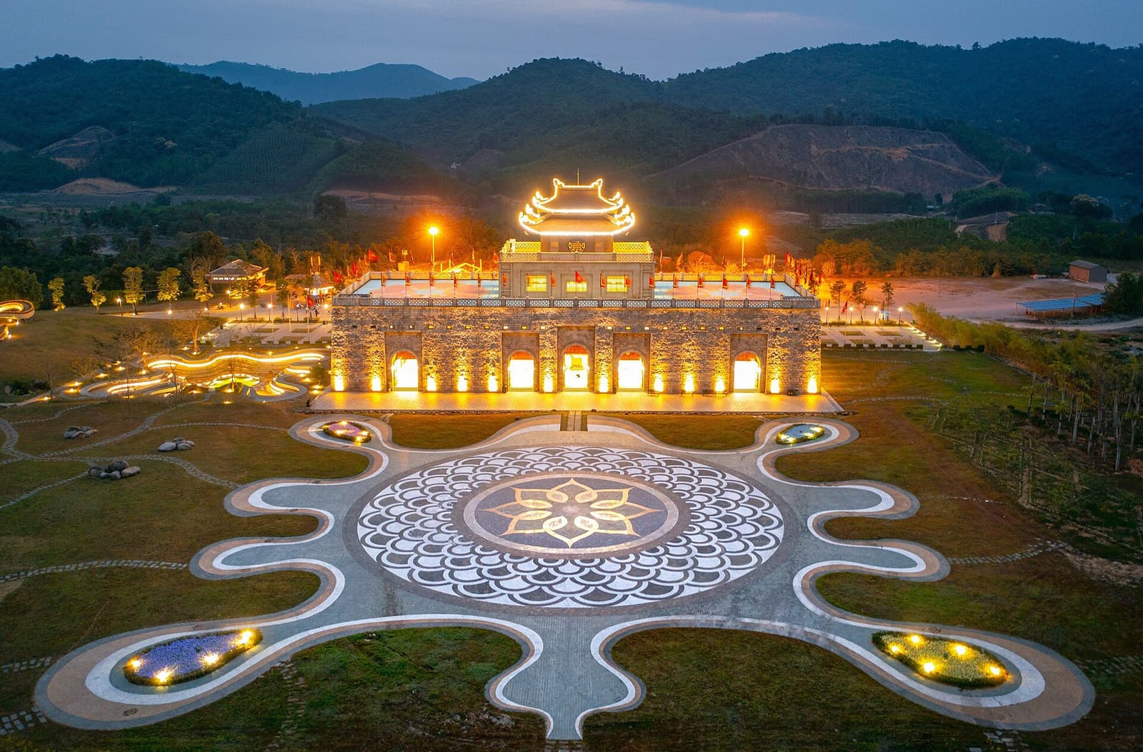 Khu du lịch tâm linh – sinh thái Tây Yên Tử