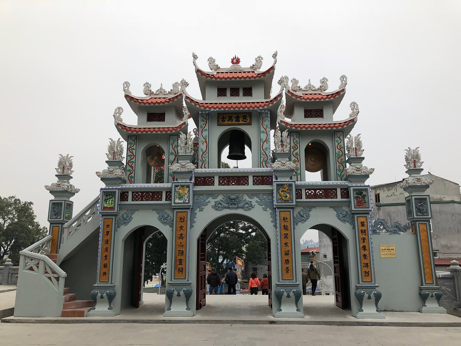 Tam quan Đền Bà Chúa Kho tại Cô Mễ, Bắc Ninh